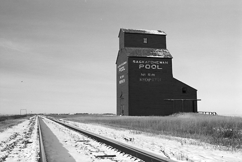 Image of wooden grain elevator at Ridpath, Saskatchewan